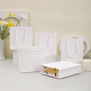 Túi giấy Ivory trắng C07