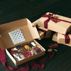 Hộp carton nắp gài